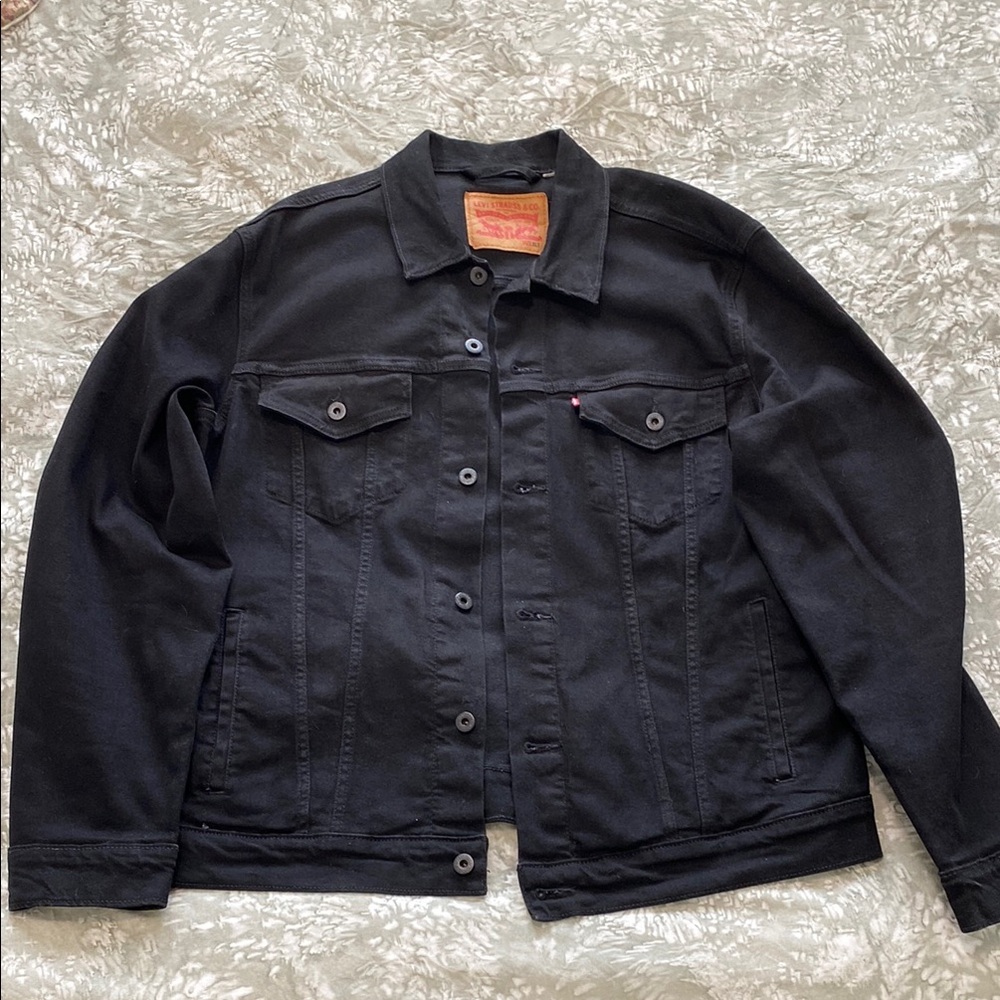NWOT Levi’s Men’s Black Denim/Trucker Jacket